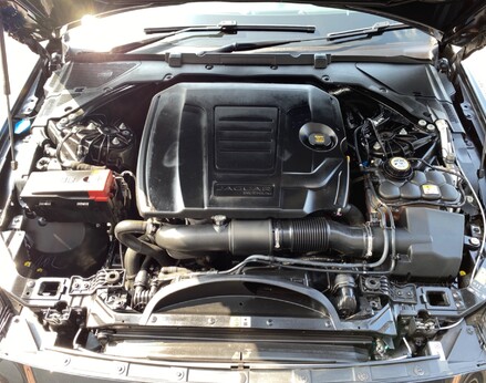 Jaguar XE S 7
