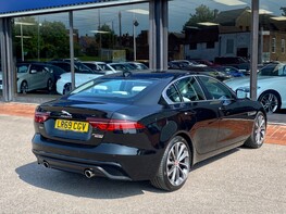 Jaguar XE S 8