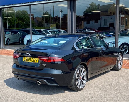 Jaguar XE S 8