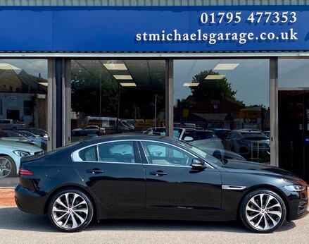 Jaguar XE S 10