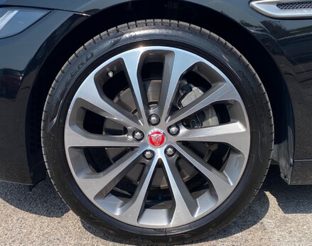 Jaguar XE S 13