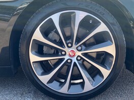 Jaguar XE S 16