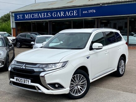 Mitsubishi Outlander PHEV DYNAMIC