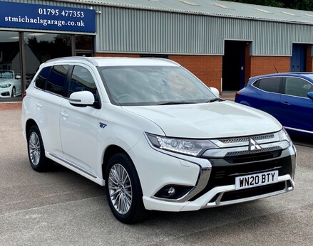 Mitsubishi Outlander PHEV DYNAMIC 4