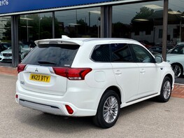 Mitsubishi Outlander PHEV DYNAMIC 8