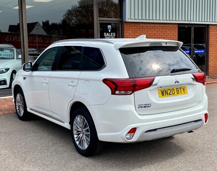 Mitsubishi Outlander PHEV DYNAMIC 9