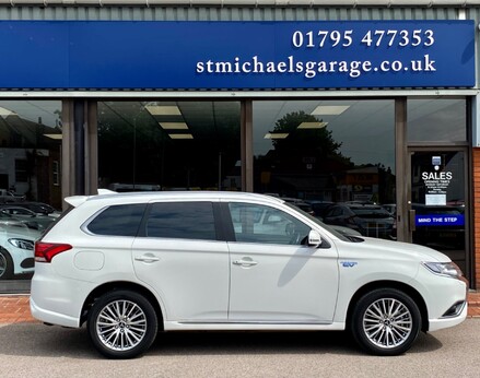 Mitsubishi Outlander PHEV DYNAMIC 10