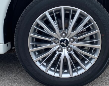 Mitsubishi Outlander PHEV DYNAMIC 12