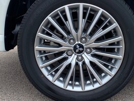 Mitsubishi Outlander PHEV DYNAMIC 13