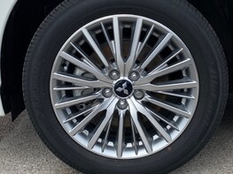 Mitsubishi Outlander PHEV DYNAMIC 15