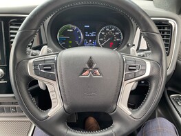 Mitsubishi Outlander PHEV DYNAMIC 18
