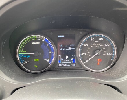 Mitsubishi Outlander PHEV DYNAMIC 19