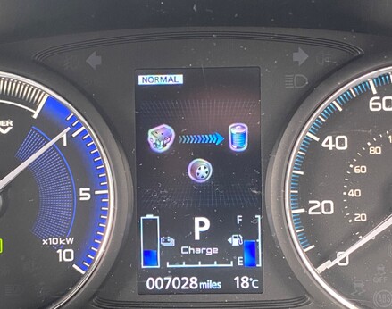 Mitsubishi Outlander PHEV DYNAMIC 34