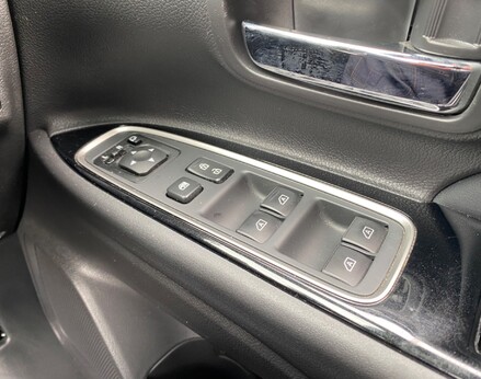 Mitsubishi Outlander PHEV DYNAMIC 47