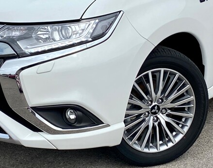 Mitsubishi Outlander PHEV DYNAMIC 3