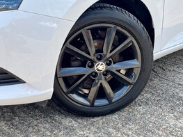 Skoda Fabia COLOUR EDITION TSI 3