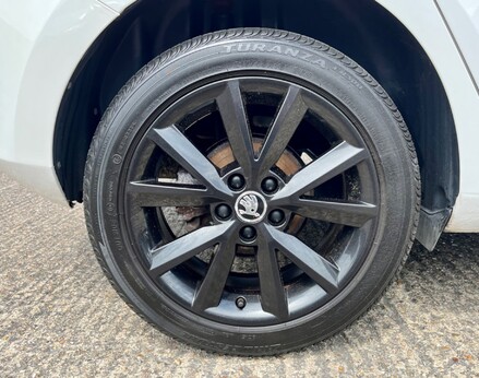 Skoda Fabia COLOUR EDITION TSI 15