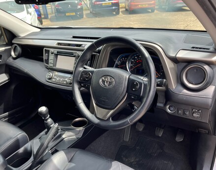 Toyota Rav 4 D-4D INVINCIBLE 17