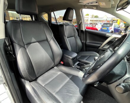 Toyota Rav 4 D-4D INVINCIBLE 42