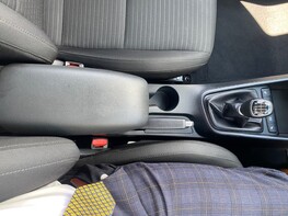 Hyundai i20 T-GDI PREMIUM MHEV 37