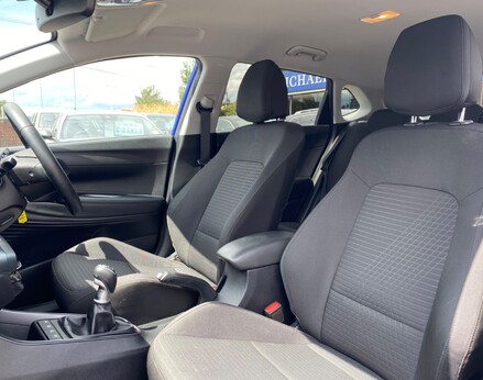 Hyundai i20 T-GDI PREMIUM MHEV 46