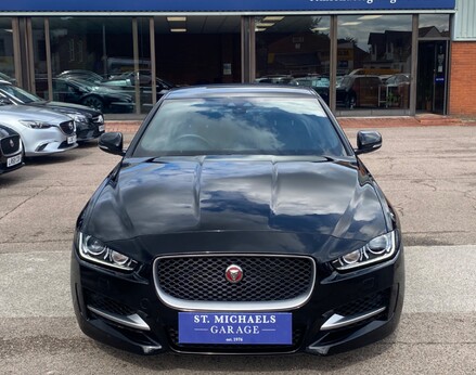 Jaguar XE D R-SPORT 5