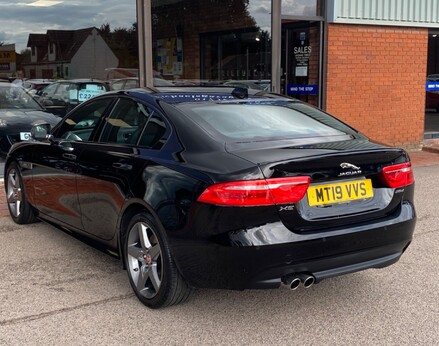 Jaguar XE D R-SPORT 9