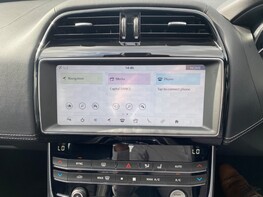 Jaguar XE D R-SPORT 21
