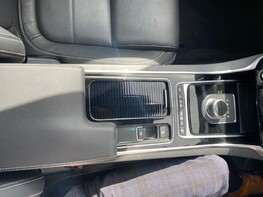Jaguar XE D R-SPORT 32