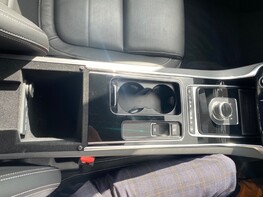 Jaguar XE D R-SPORT 33