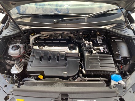 Volkswagen Tiguan SE NAVIGATION TDI