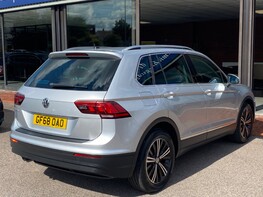 Volkswagen Tiguan SE NAVIGATION TDI 8