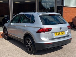 Volkswagen Tiguan SE NAVIGATION TDI 9