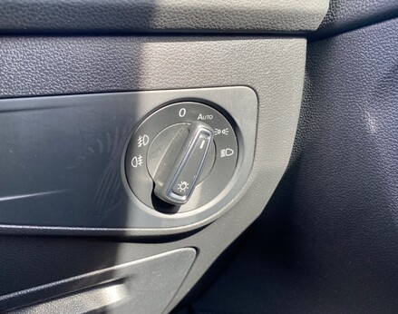Volkswagen Tiguan SE NAVIGATION TDI 40