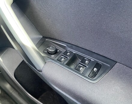 Volkswagen Tiguan SE NAVIGATION TDI 41