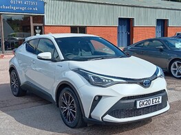 Toyota C-HR EXCEL 4