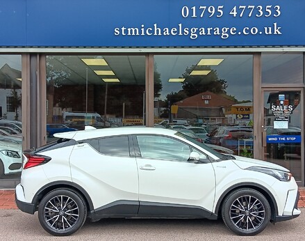Toyota C-HR EXCEL 8