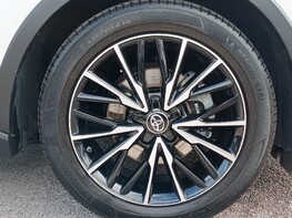 Toyota C-HR EXCEL 12