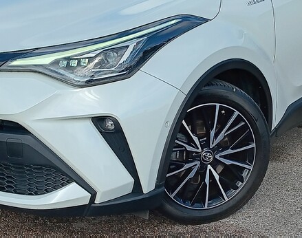 Toyota C-HR EXCEL 3