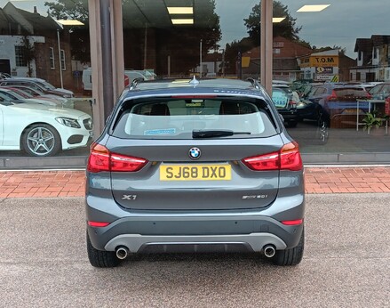 BMW X1 SDRIVE20I SPORT 6