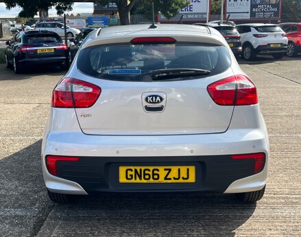 Kia Rio 1 AIR 6