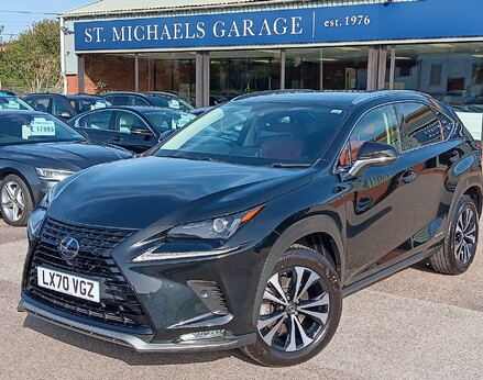 Lexus NX 300H 1