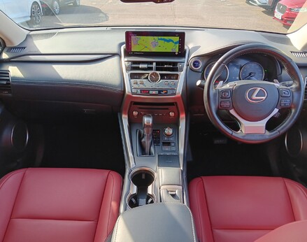 Lexus NX 300H 2
