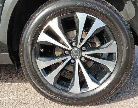 Lexus NX 300H 15