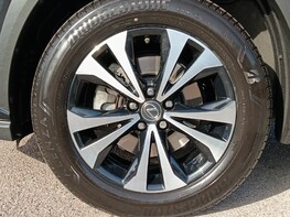 Lexus NX 300H 16