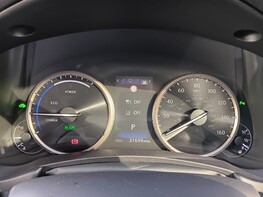 Lexus NX 300H 23