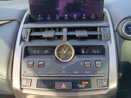 Lexus NX 300H 30