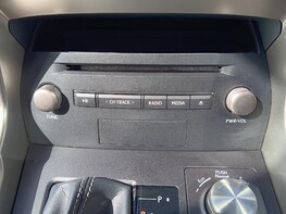 Lexus NX 300H 31