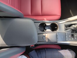 Lexus NX 300H 35