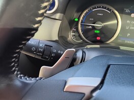 Lexus NX 300H 40